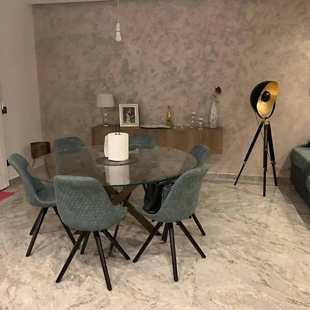شقة Stunning With Sea Views